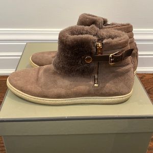 Massimo Dutti taupe booties